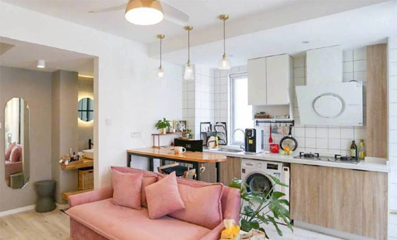 玻璃墙隔出卧室,简洁实用的单身公寓装修,麻雀虽小五脏俱全!