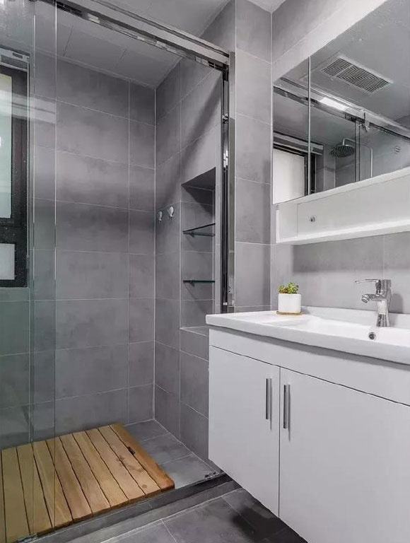 利用墙面提升收纳能力，带壁龛的卫生间装修设计，真心很实用！