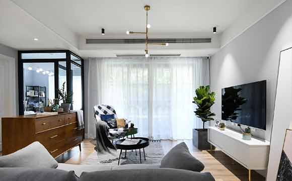 现代北欧风装修，简洁时尚特别漂亮，玻璃墙隔出娱乐间很实用！