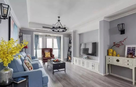 优雅的美式风格三房装修,入户鞋柜装修很淳朴,墙面颜色真好看!