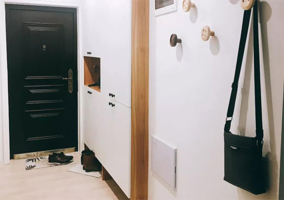 入户鞋柜装修,装修师傅说底部留空一层更好用,鞋柜再也不臭了!