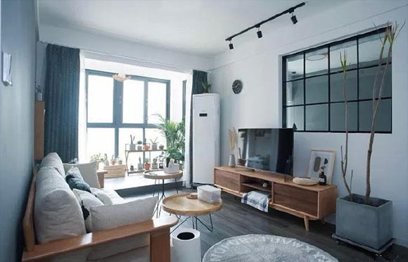 75㎡两房装修很温馨,阳台地面抬高,电视背景墙开窗,全屋美极了!