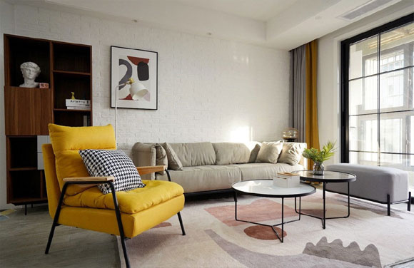 很时尚的北欧风三房装修,焕然一新,厨房黄色谷仓门真漂亮!