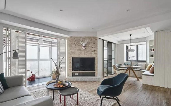 折叠门阳台,卡座式餐厅,文化石电视背景墙,简洁大方特别耐看!