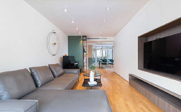 简约风格大户型装修,阳台改书房,电视墙打柜子,耐看又实用!