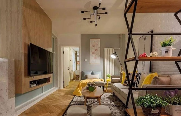 户型奇葩但设计超完美，铁艺花架隔断真漂亮，阳台装修更实用！