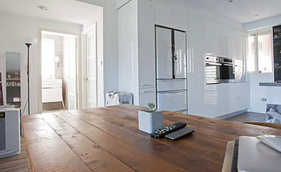 没有风格拘束的开放式公寓装修，收纳设计真强大，大空间很舒服！