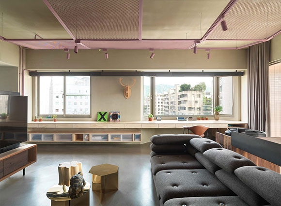 效果很另类的工业风装修设计，铁丝网吊顶，新潮前卫有个性！