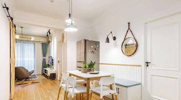 进门就是餐厅,定制卡座代替餐椅,小户型餐厅装修的绝佳方式!