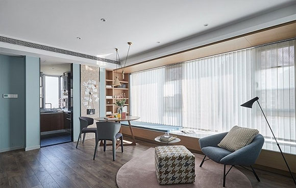 她家客厅装飘窗，墙面颜色真好看，现代简约风格装修很舒服！