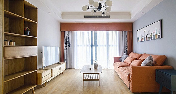 进门装卡座式餐厅，客厅不装电视墙，设计简洁的小家反而更温馨！