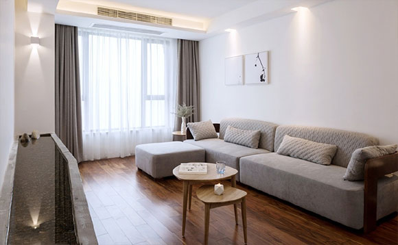 60㎡简约风格装修,电视柜挂上墙能养鱼,隔断墙开圆孔很佛系!