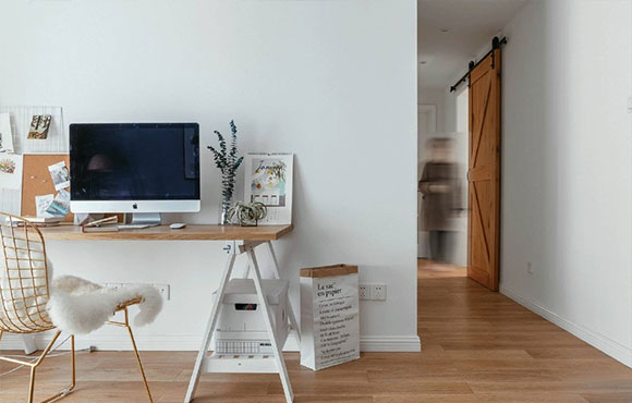 她家设计简洁却很精致，居然还有独立衣帽间，小空间大有作为！