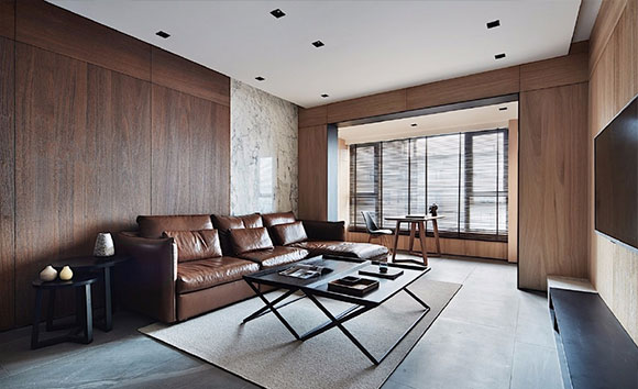 墙面贴木板的现代风格装修，简洁大气很高级，阳台改书房更实用！