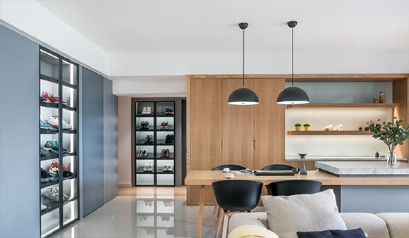 定制吧台当餐桌，书房装谷仓门，设计简洁的高级灰大户型装修！