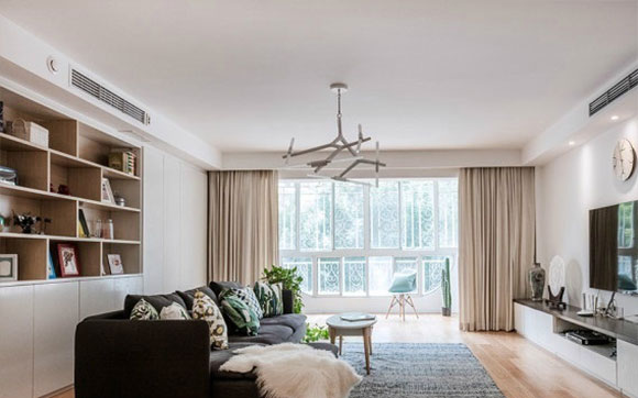 舒服的两房空间,沙发墙打柜子,餐厅包进厨房,全屋装修真温馨!