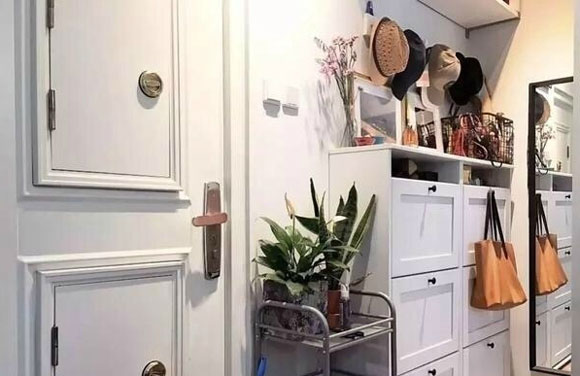 造型别致的鞋柜设计，刚进门就能感受到家的温馨，收藏备用！