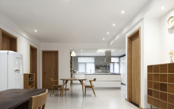 客餐厅厨房一体，设计简洁没有刻意修饰，很平静的日式风格装修！