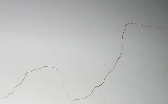 干货分享：家里墙面出现裂缝如何处理？墙面裂缝解决方法！