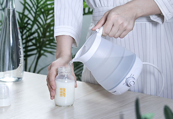 荣事达便携小型迷你可折叠式旅行电热水壶全球通用