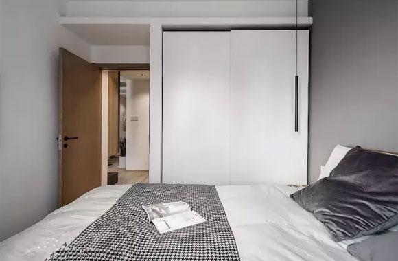 定制衣柜不装门好不好?入墙式推拉门/挂窗帘衣柜,你会怎么选?