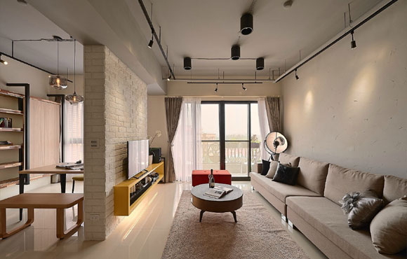 全屋不吊顶线管外露,客厅砌砖墙隔出餐厅,吧台造型更个性!