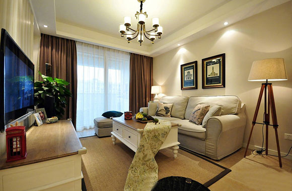 简约美式风格装修，小两房虽然有些挤，但暖色调设计效果很温馨！