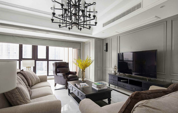美式风格设计的大户型，墙面点缀装饰条很别致，全屋大气又上档次！