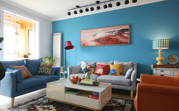 色彩跳跃的北欧风三居室，卧室床头打衣柜，设计简洁很实用！