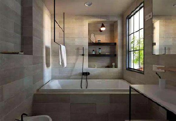 家居达人总结:卫生间收纳不够,是装置物架好还是墙面挖壁龛好?