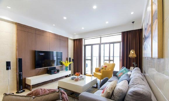 有点混搭的现代风格婚房装修，全屋墙面贴瓷砖，时尚不失格调！