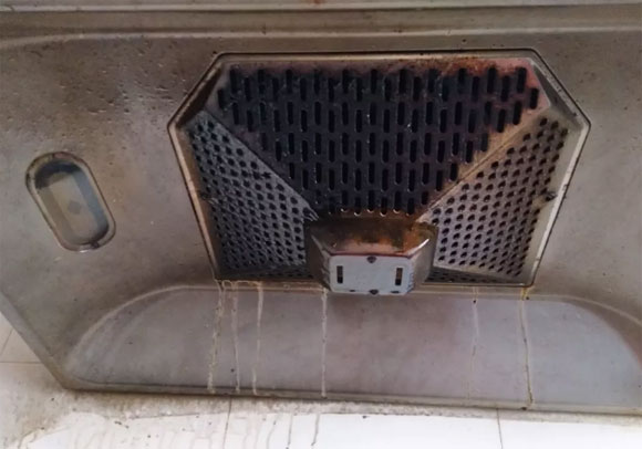 年底大扫除，掌握正确的油烟机清洗方法，才能洗得更快更干净！