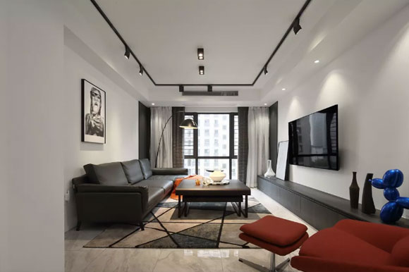 简约时尚的客厅装修，不装吊灯配导轨灯，更有设计感还省钱！