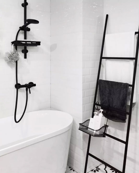 卫生间装修太单调?试试黑色水龙头花洒毛巾架,档次高效果好!