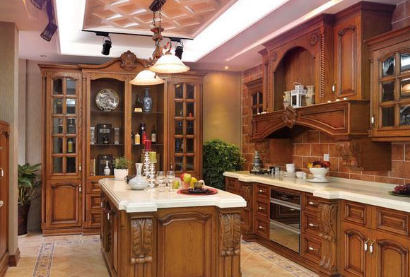 实木橱柜的优点有哪些?实木橱柜定制要注意什么?