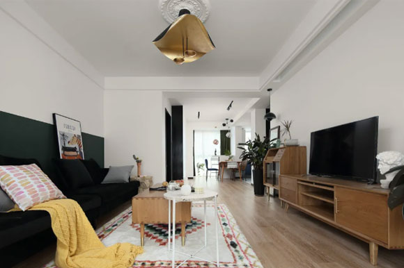 105㎡居然能做4房,阳台改榻榻米娱乐间,简约时尚不乏高级感!