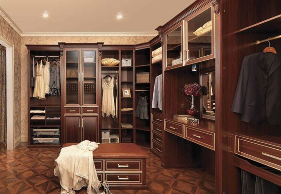 步入式衣柜好不好？步入式衣柜尺寸设计以及装修注意事项！