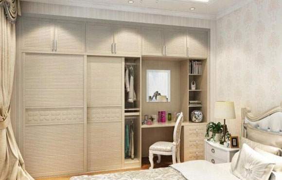 推拉门衣柜和平开门衣柜哪个好?推拉门衣柜注意事项!