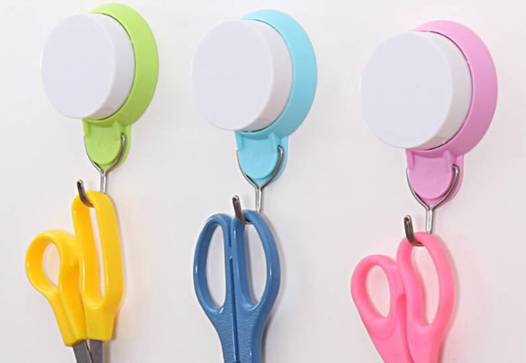 卫生间吸盘挂钩吸不住怎么办?吸盘挂钩使用注意事项!