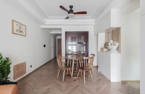 89㎡居然挤出了4间房，门头上都装满柜子，设计简洁却特别实用！