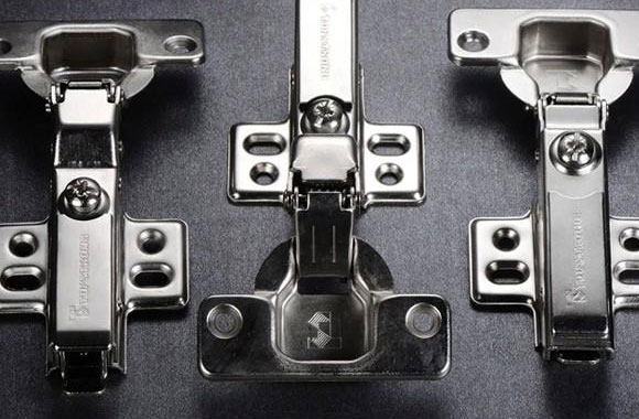 衣柜门铰链如何选购?阻尼铰链怎么安装?