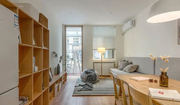 阳台改阳光房,定制客厅沙发,90后宝妈因爆改老破小两房而走红!