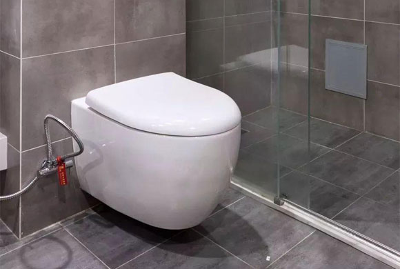 壁挂式马桶的优点和缺点,卫生间面积小建议选择!