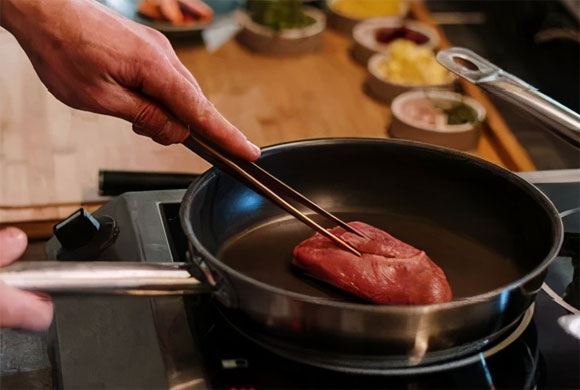不粘锅涂层掉了有毒还致癌？天天下厨的你，这几个锅具问题值得关注！