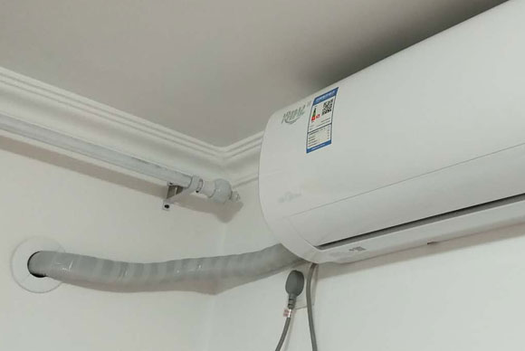 空调室内机滴水怎么办？别花冤枉钱，自已动手就能轻松解决！